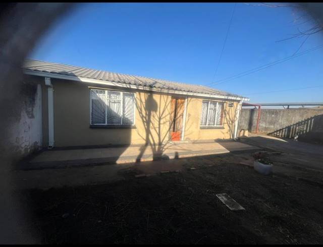 2 BEDROOM PROPERTY TO RENT IN MEADOWLANDS EAST